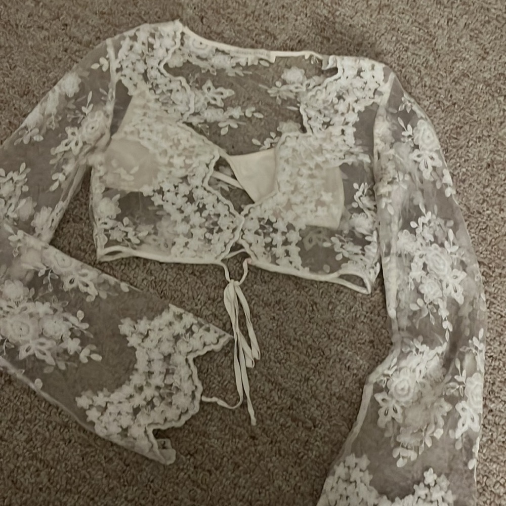 Lace cropped top